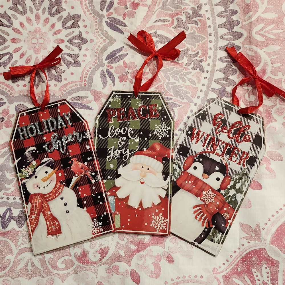 NWOT 3 Piece Winter Christmas Holiday Decor Large Wood Tag Santa Snowman Penguin